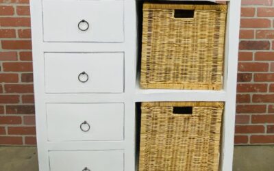 Kitchen Island / Whitewash Top